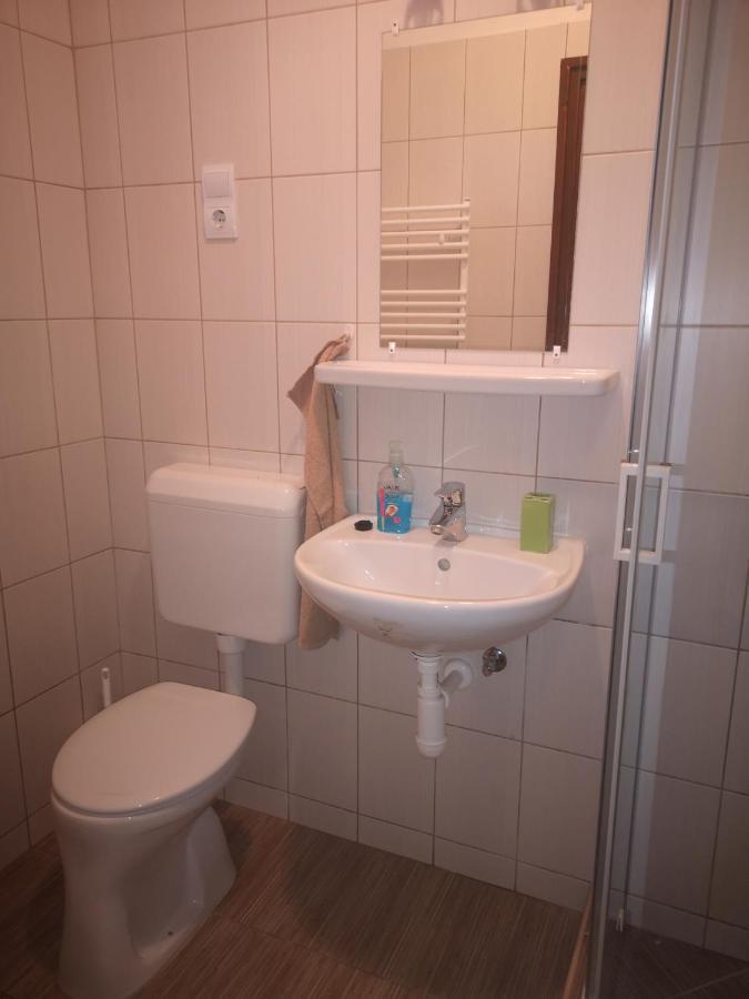 Eszter-ház vendégház Kerekegyháza Exterior foto