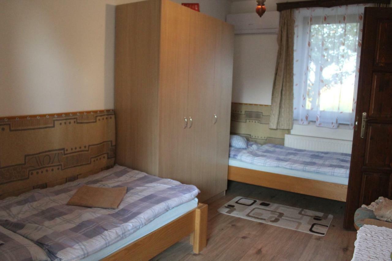 Eszter-ház vendégház Kerekegyháza Exterior foto